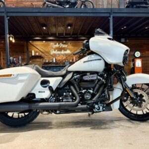 HARLEY DAVIDSON STREET GLIDE 107 / AÑO 2019 / 15.500 KM / U$S 53.000