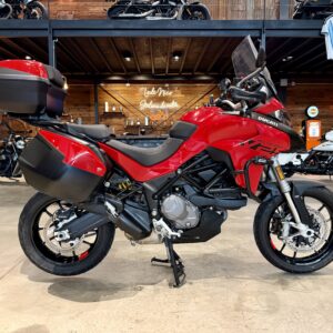 DUCATI MULTISTRADA V2 / AÑO 2024 / 13.300 KM / U$S 23.900
